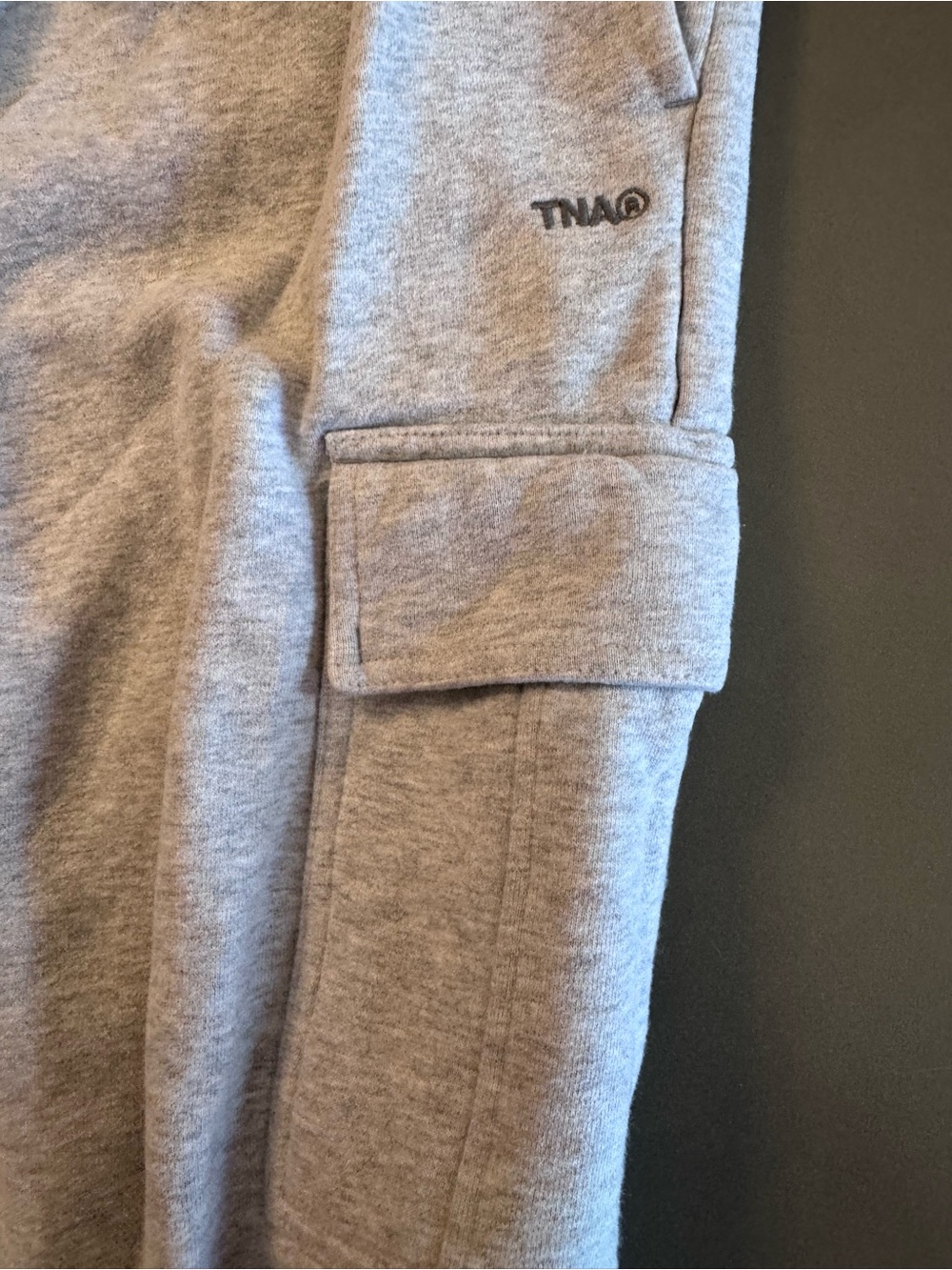 Aritzia Women’s lounge Set Gray Cargo Sweatpants and Cropped Crew Sweatshrit - Picture 2 of 6